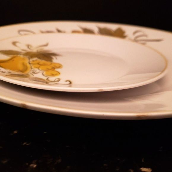 Vintage MIKASA PLATTER Golden Valley Yellow Pear Grape Golden Fruit Focus-Shape - Picture 7 of 8